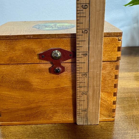 Vintage Woodpecker WoodWare Wood Box Hand Painted in Japan 6x4x5 Wooden - Picture 13 of 14